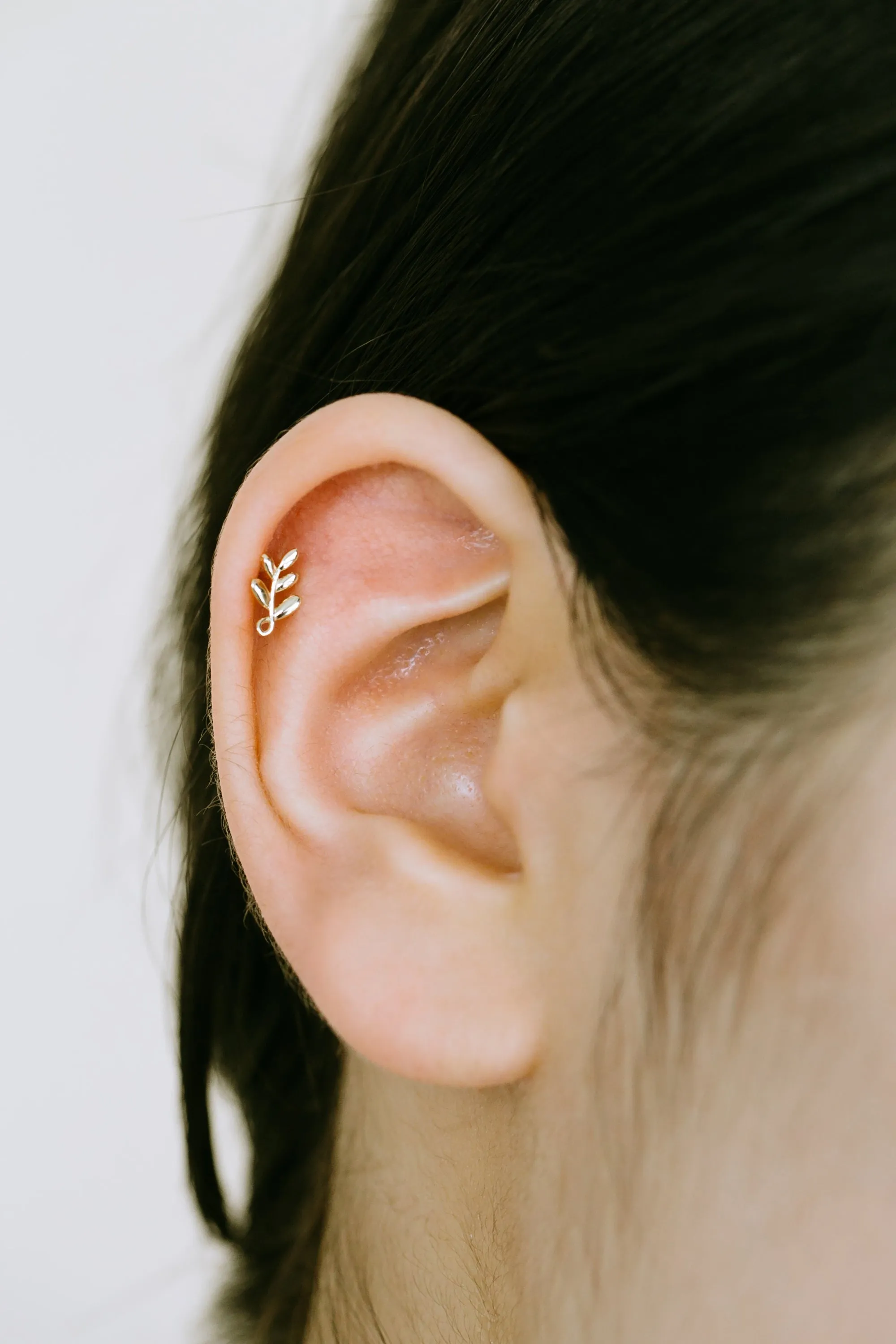 14K GOLD JEWELRY MINIMALIST DELICATE SIMPLE LEAF BARBELL EAR STUD EARRING PIERCING