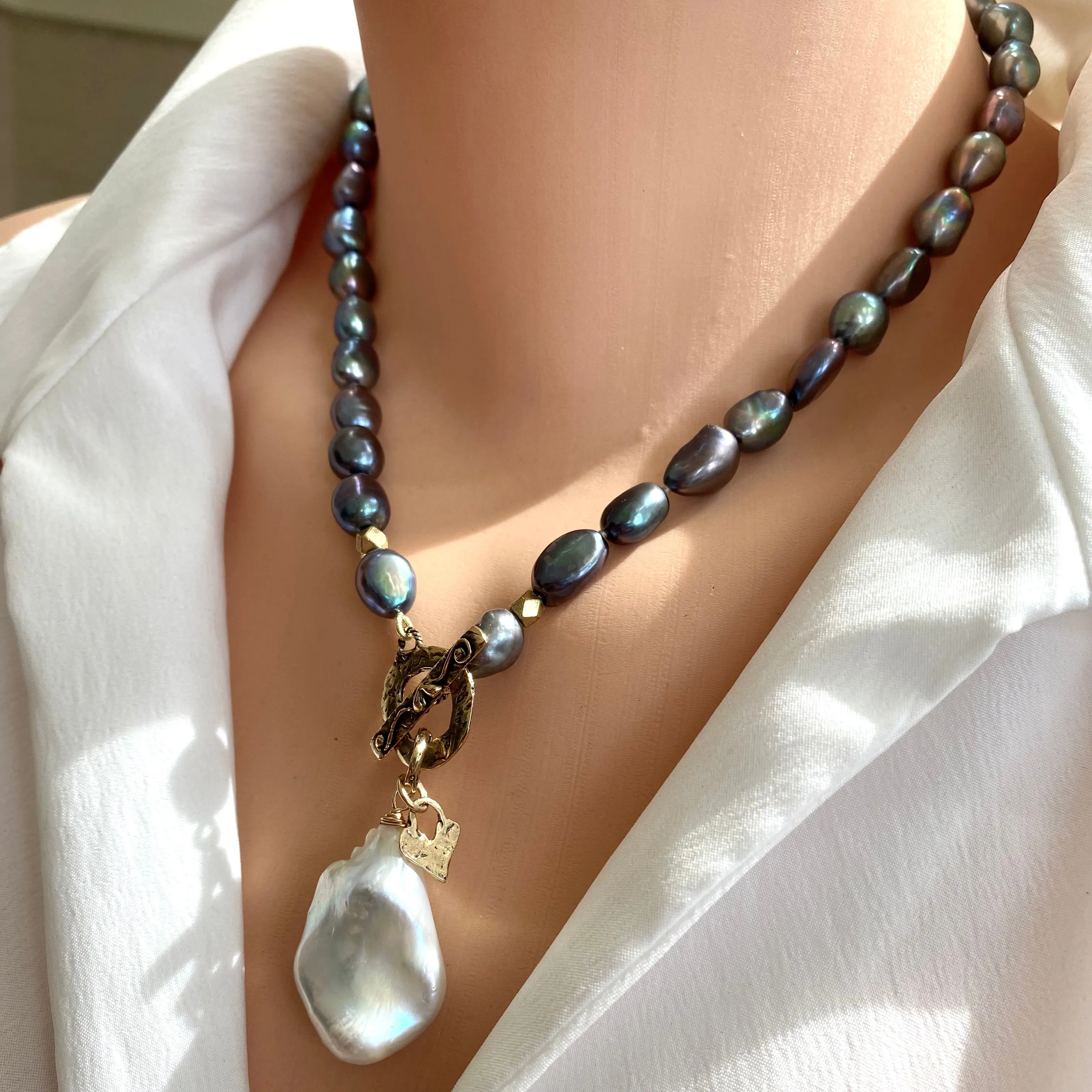 Black Pearl Toggle Necklace w White Baroque Pearl Pendant & Heart Charm, Gold Bronze, 18in