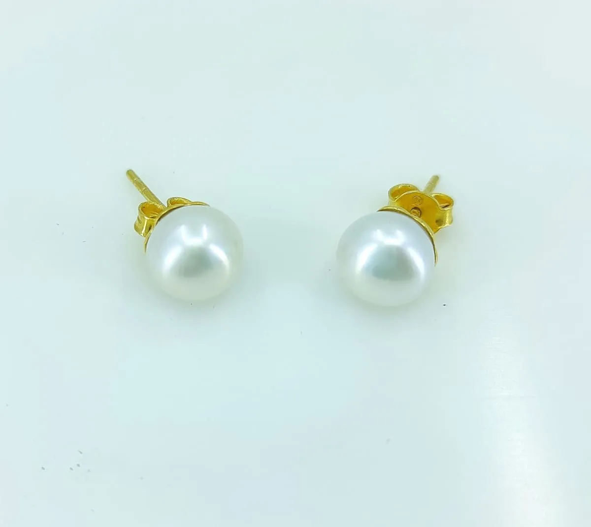 Navya Craft Gold Plated Freshwater Pearl 925 Solid Sterling Silver Handmade Ear-Stud