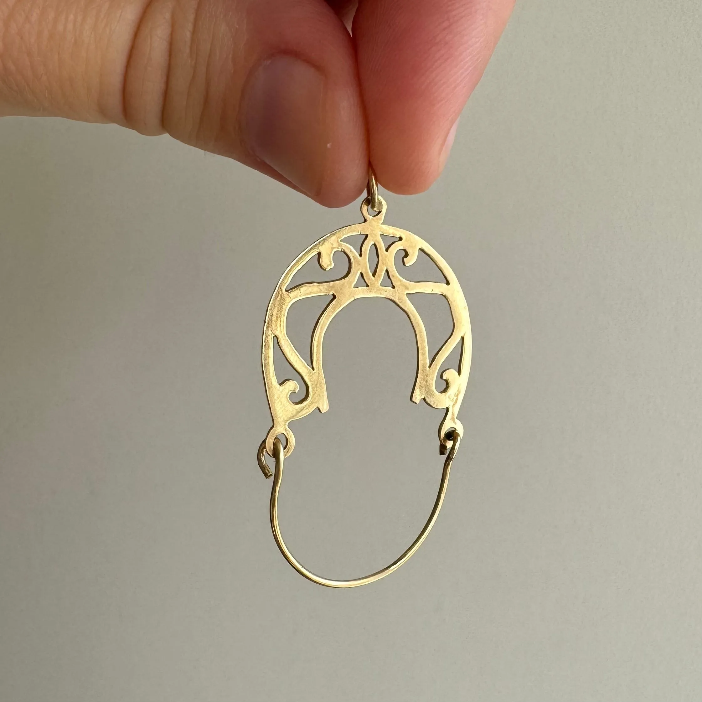 V I N T A G E // horse shoe helper / 14k yellow gold charm holder connector / a charm holder