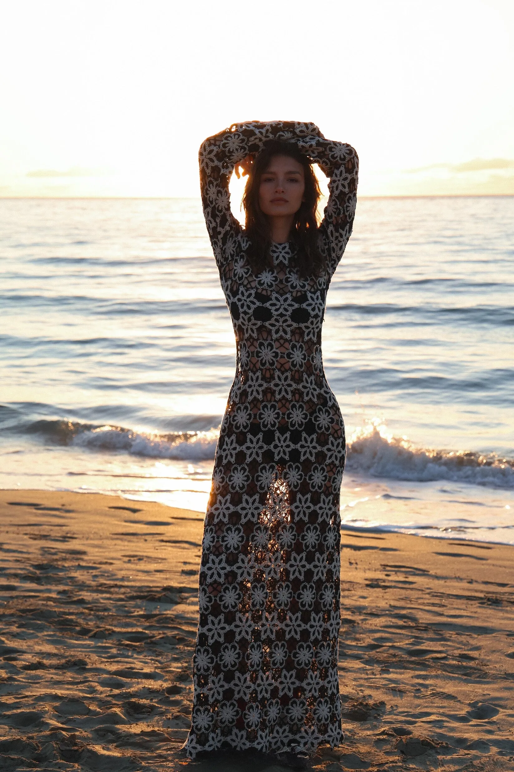 VESTIDO COMPRIDO TRICOT PRETO E BRANCO