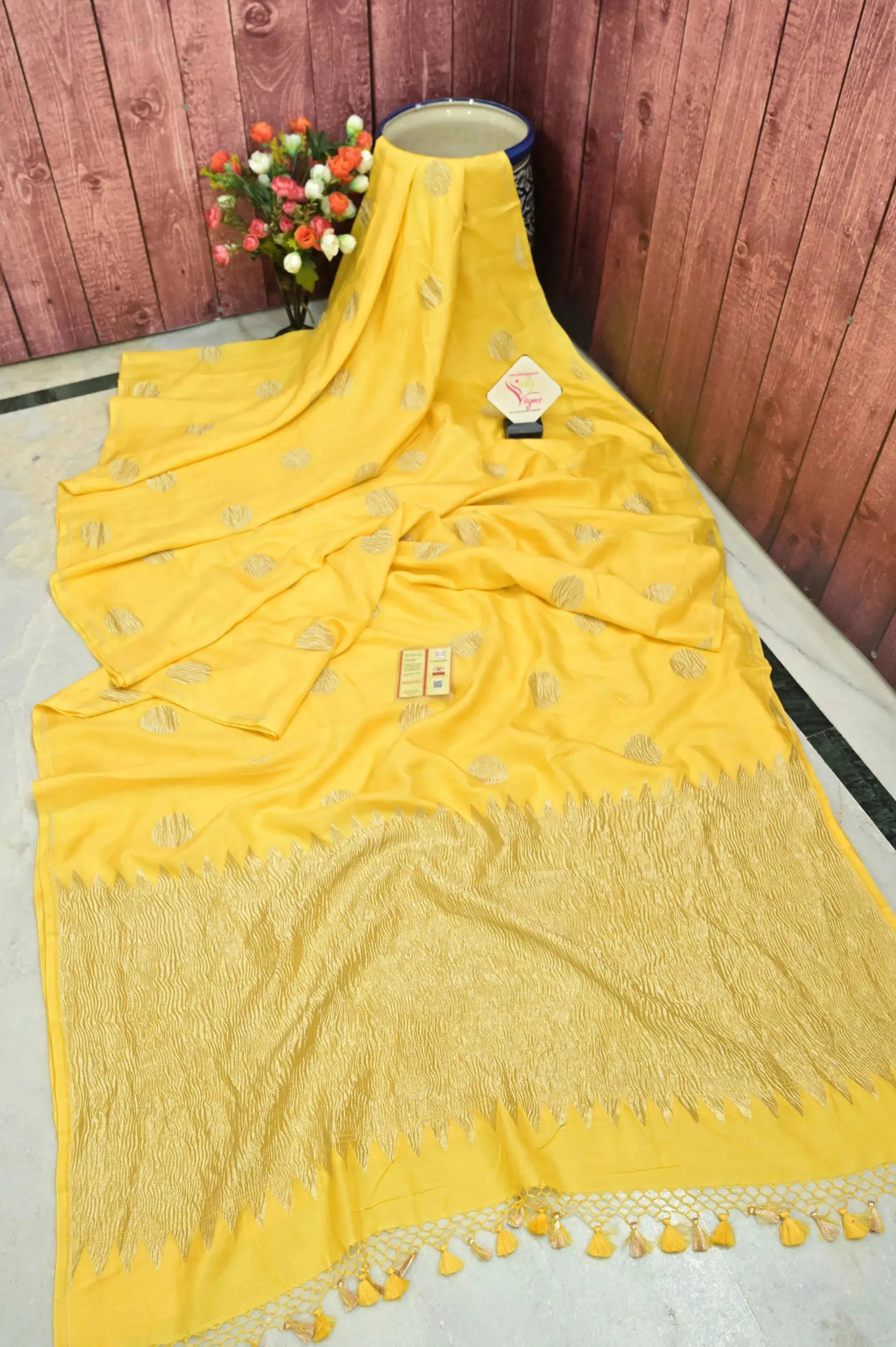 Yellow Color Georgette Katan Banarasi Saree with Crushed Tissue Pallu