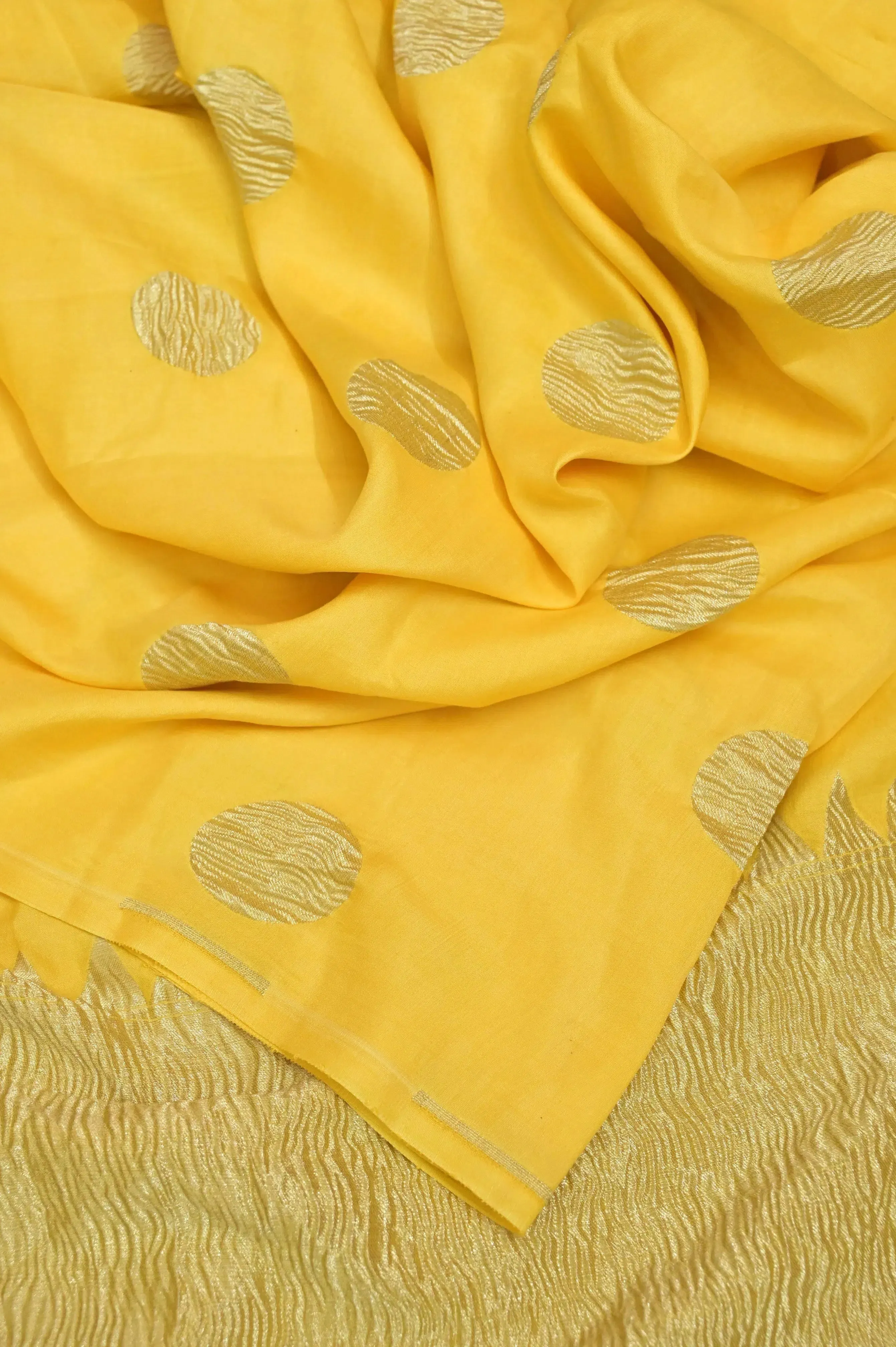 Yellow Color Georgette Katan Banarasi Saree with Crushed Tissue Pallu