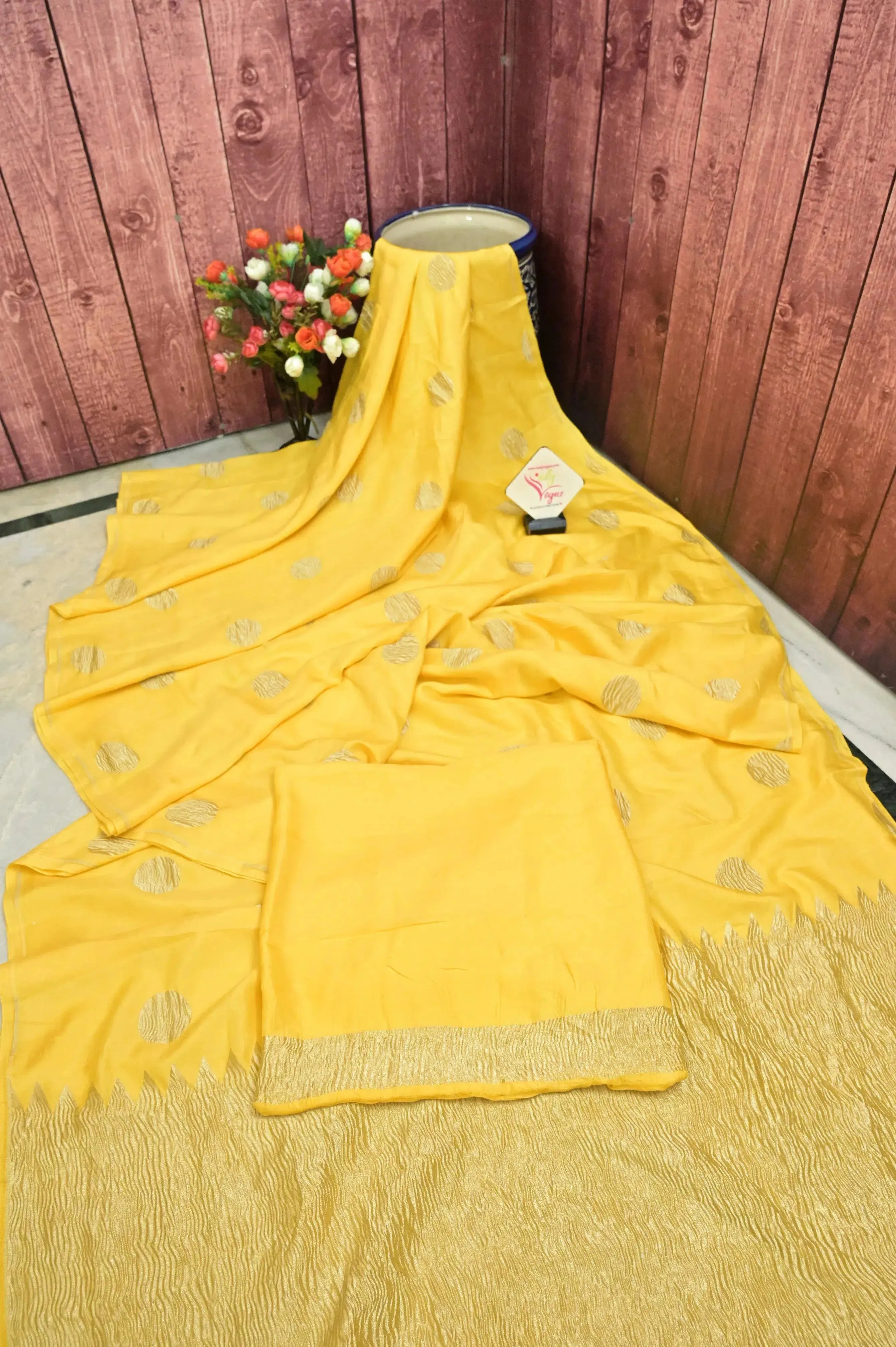 Yellow Color Georgette Katan Banarasi Saree with Crushed Tissue Pallu