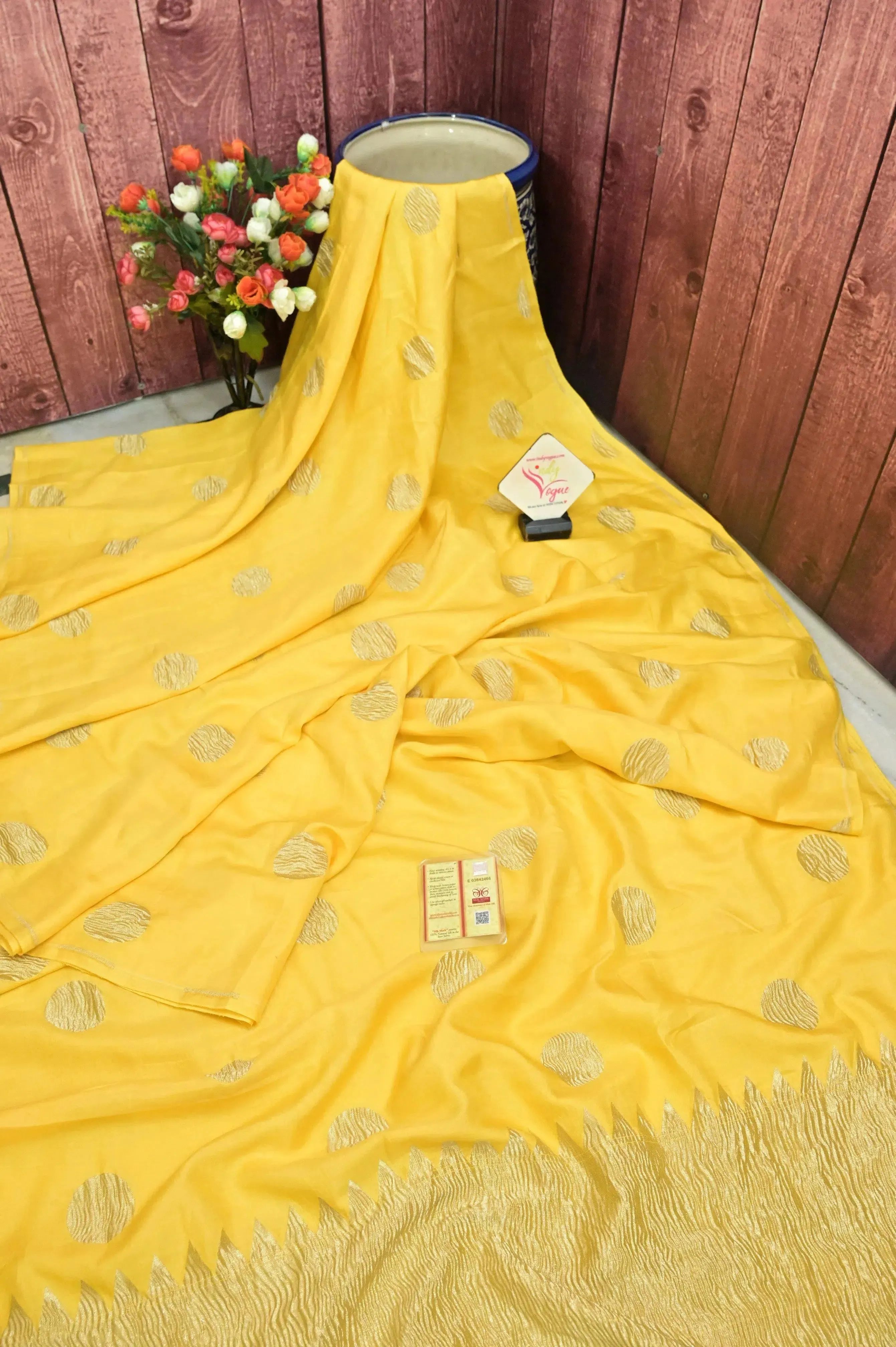 Yellow Color Georgette Katan Banarasi Saree with Crushed Tissue Pallu